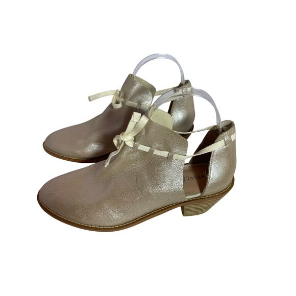 EUC Kelsi Dagger Brooklyn Ankle Bootie Sz 7 1/2 - Picture 1 of 8